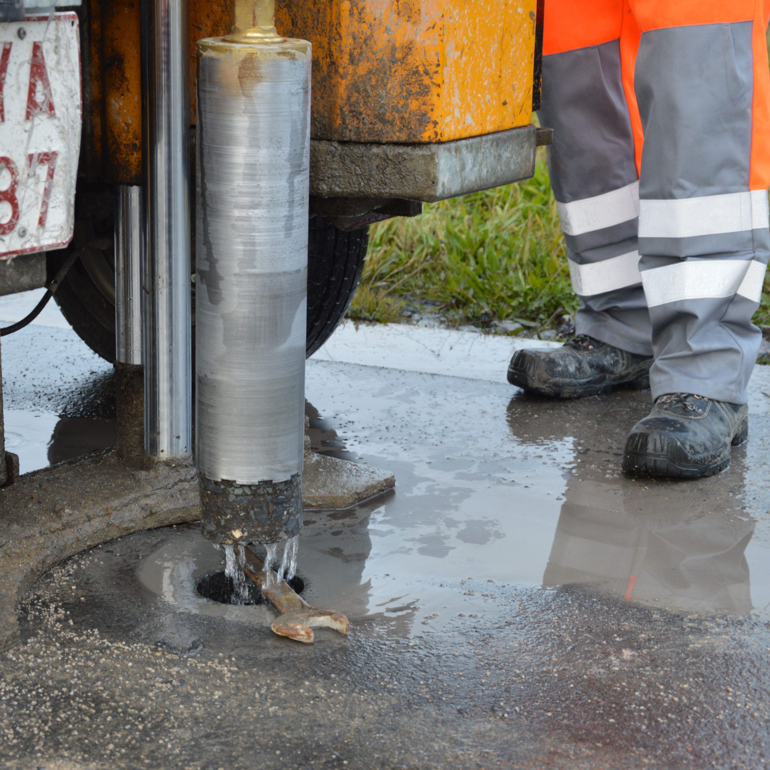 Kernboring op de werf | boren in waterafvoer| Disoma NV